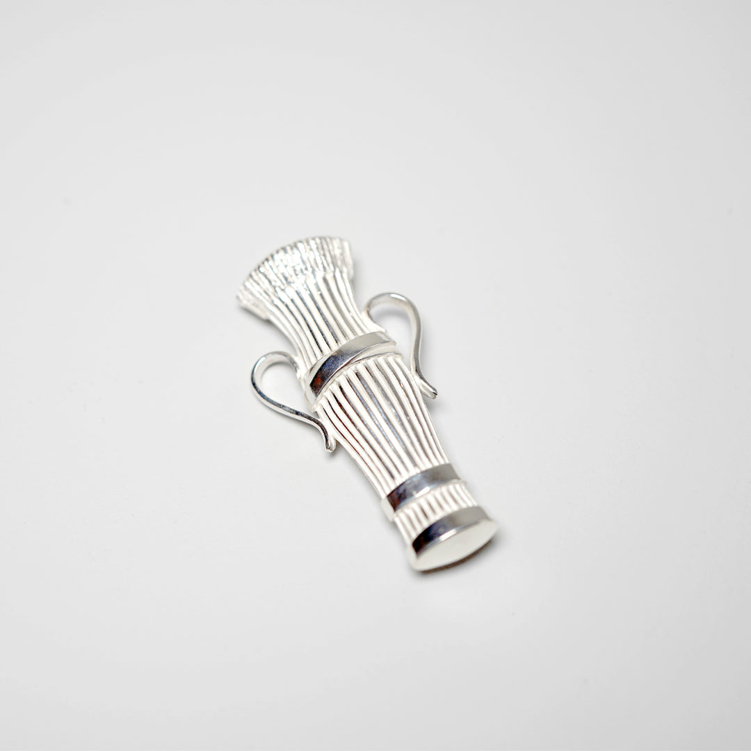 BROSCH VASA SILVER